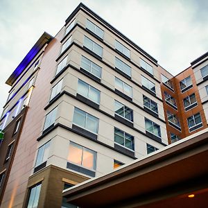 Holiday Inn Express & Suites Downtown Louisville, An Ihg Hotel